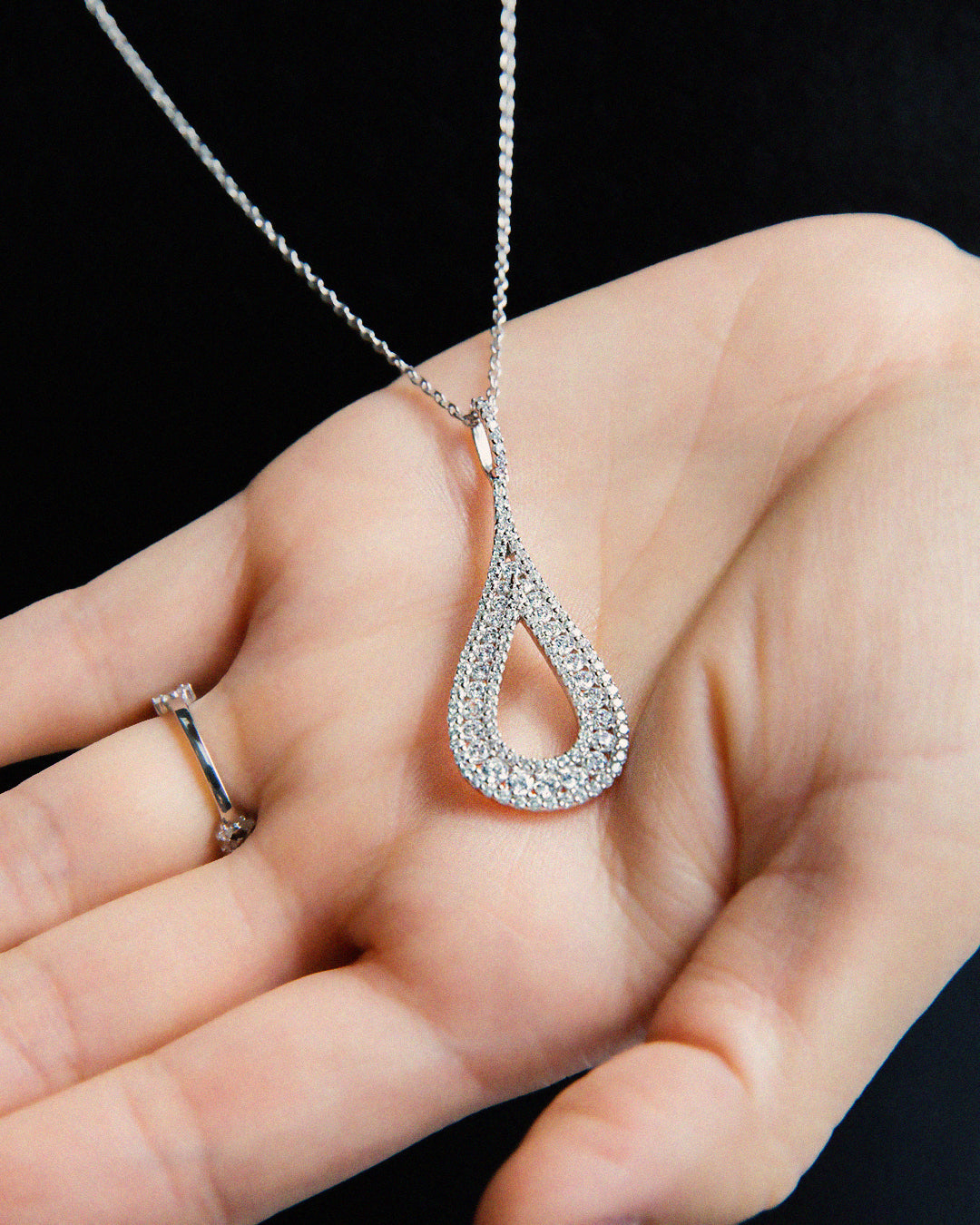 Shiny drop Silver Pendant Necklace
