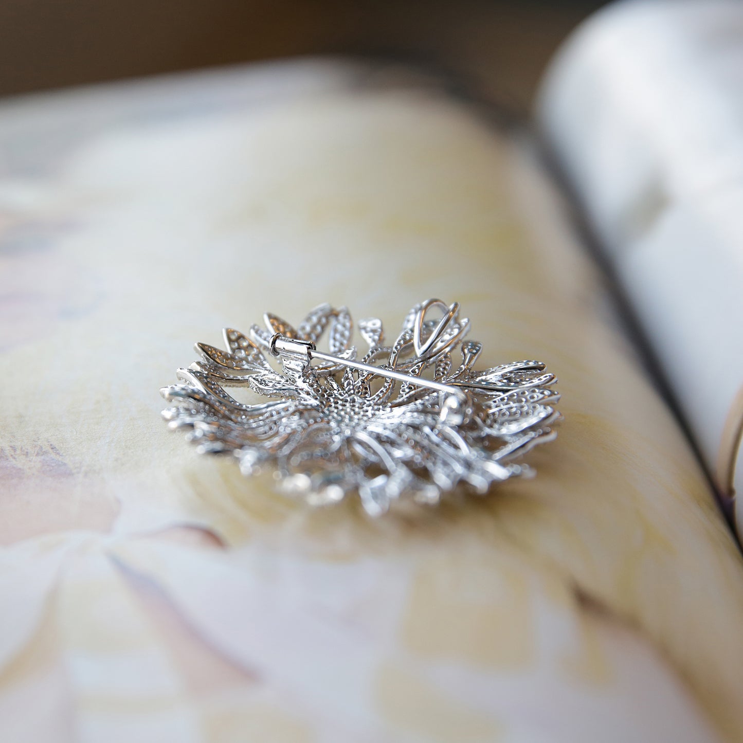 Large Rounded Evergreen silver Brooch with Pendant Necklace