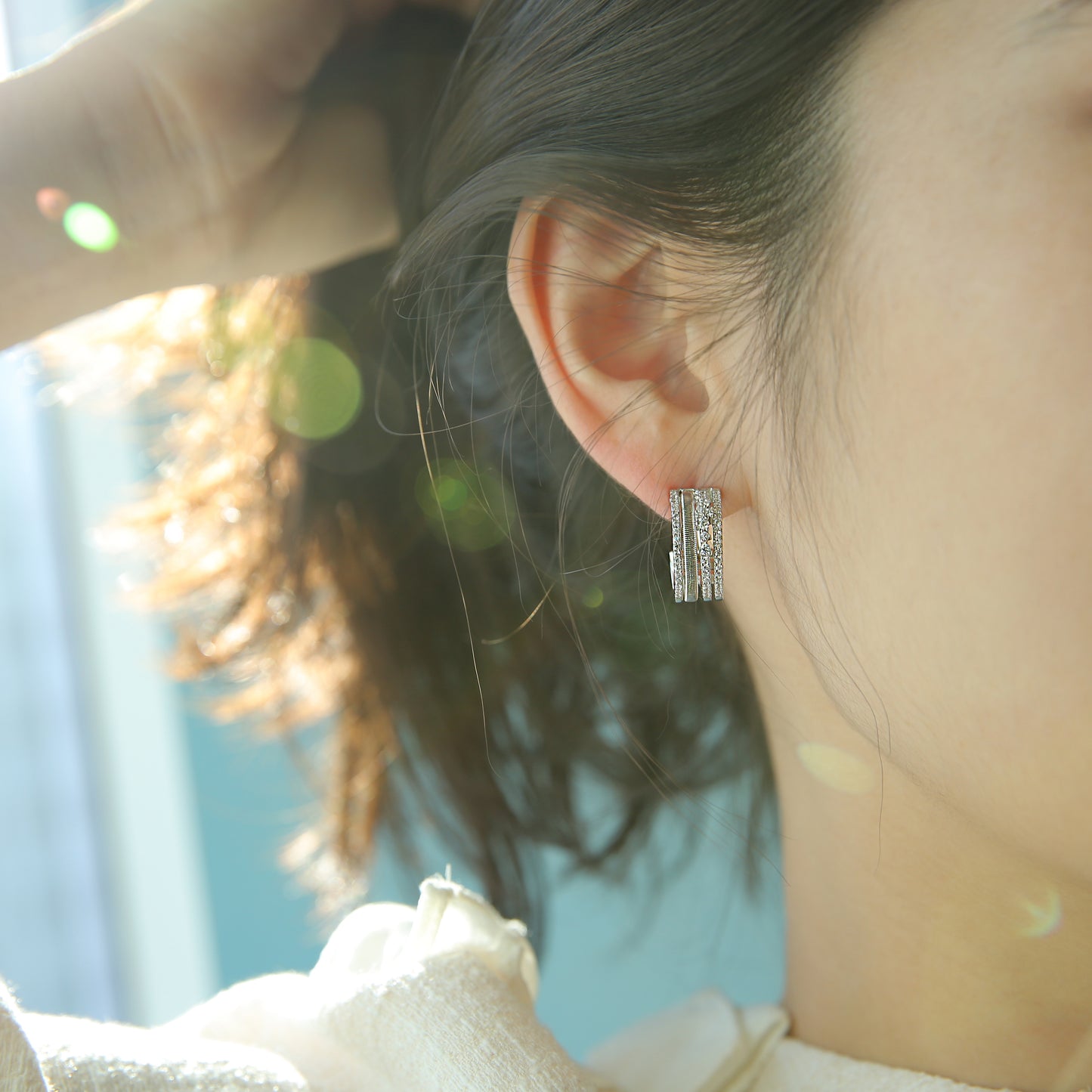 Ivy Wire Silver Hoop Earrings